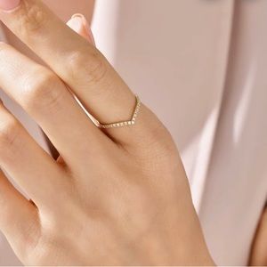 14k Solid white Gold Stacking Chevron Ring